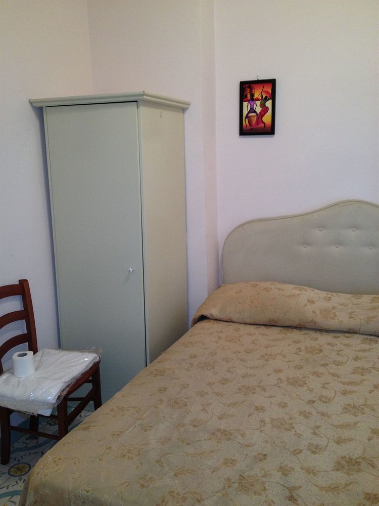 Room Elia Naples Extérieur photo